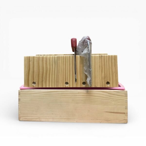 قالب لتحضير وتقطيع الصابون